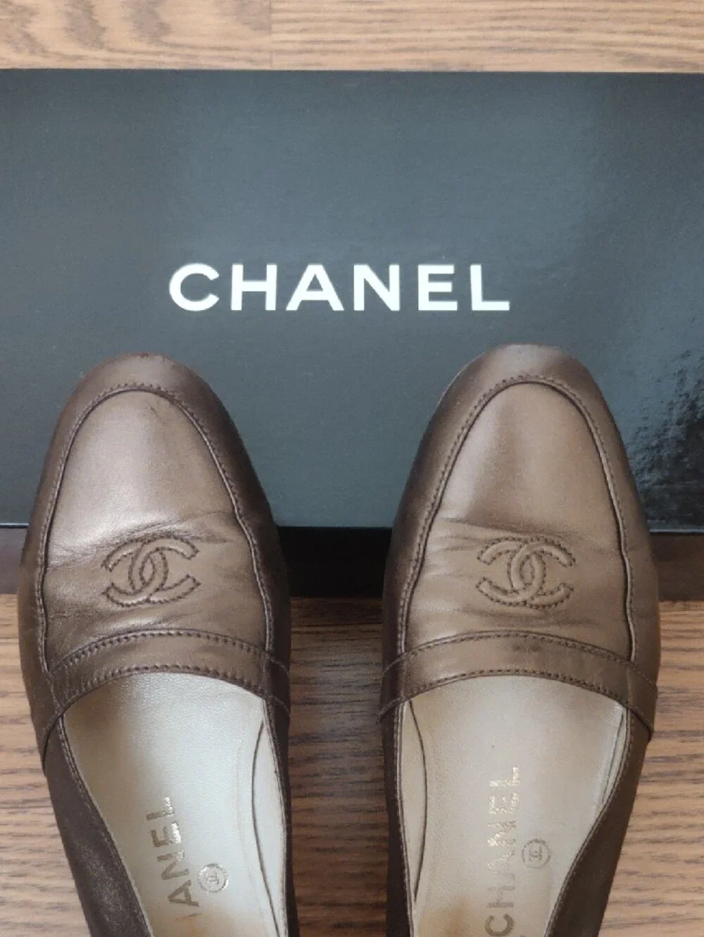 Authentic CHANEL Bronze Brown Leather CC Logo Flats